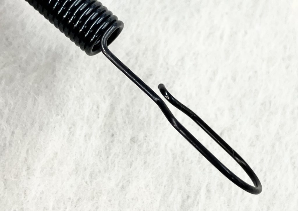 引張バネの代表的な加工方法のジャーマンフック