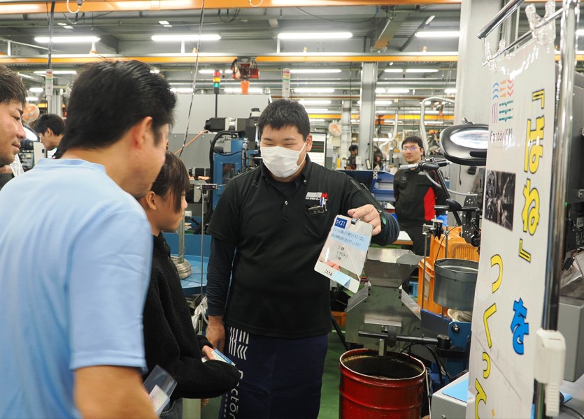 クイズ1を考える女の子